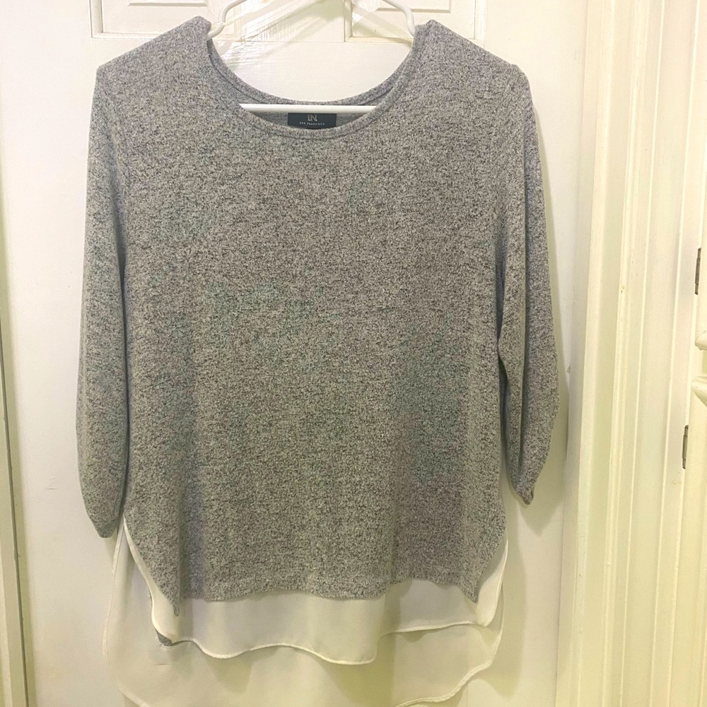 Juniors/Women’s Dress Top - EUC